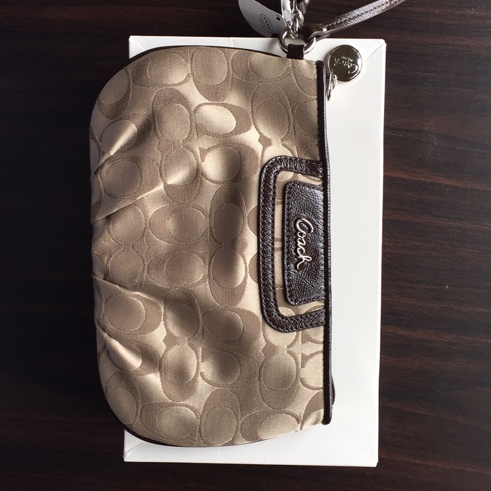 Coach Signature sateen large wristlet - NEW
